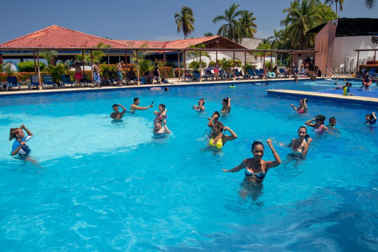 Qualton Club Ixtapa All Inclusive المظهر الخارجي الصورة