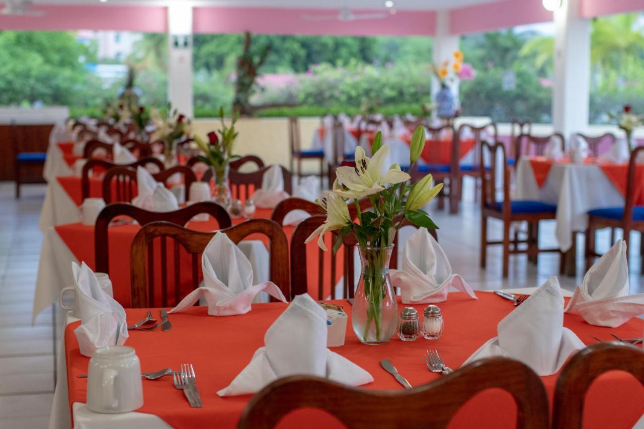 Qualton Club Ixtapa All Inclusive المظهر الخارجي الصورة